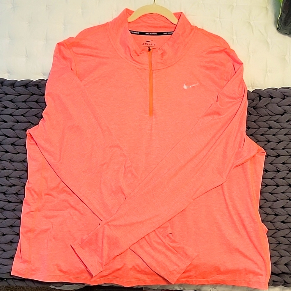 NWT Nike running shirt, women's size 2x